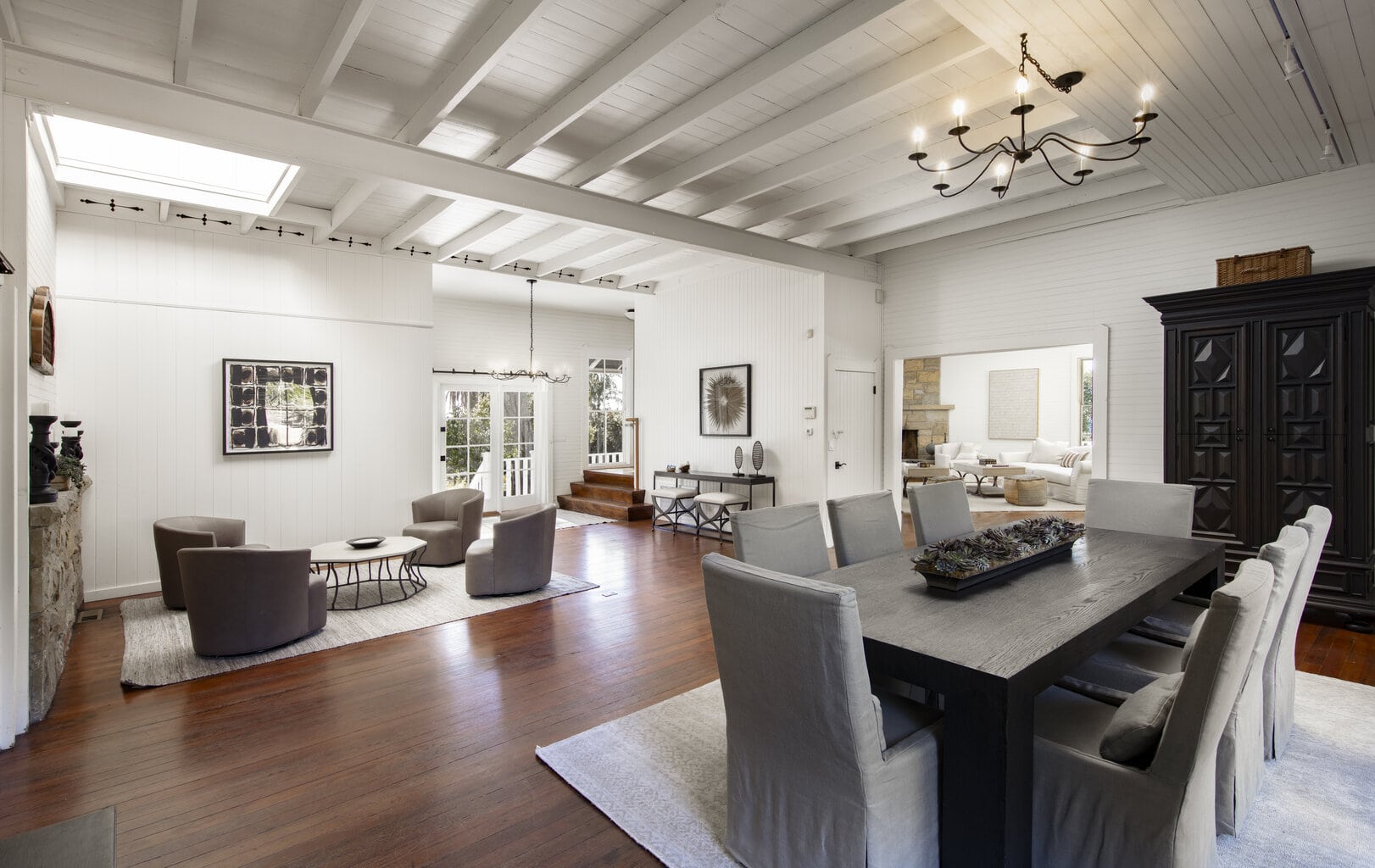 dining-room-of-a-ranch-style-equestrian-home-in-carpinteria