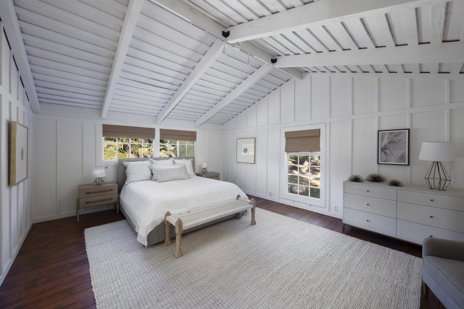 secondary-bedroom-in-ranch-style-estate