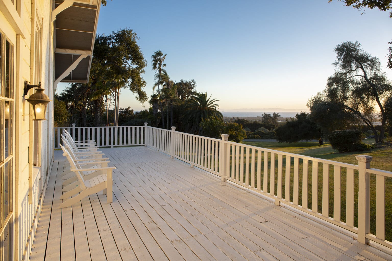 side-porch-of-ranch-style-home-in-carpinteria