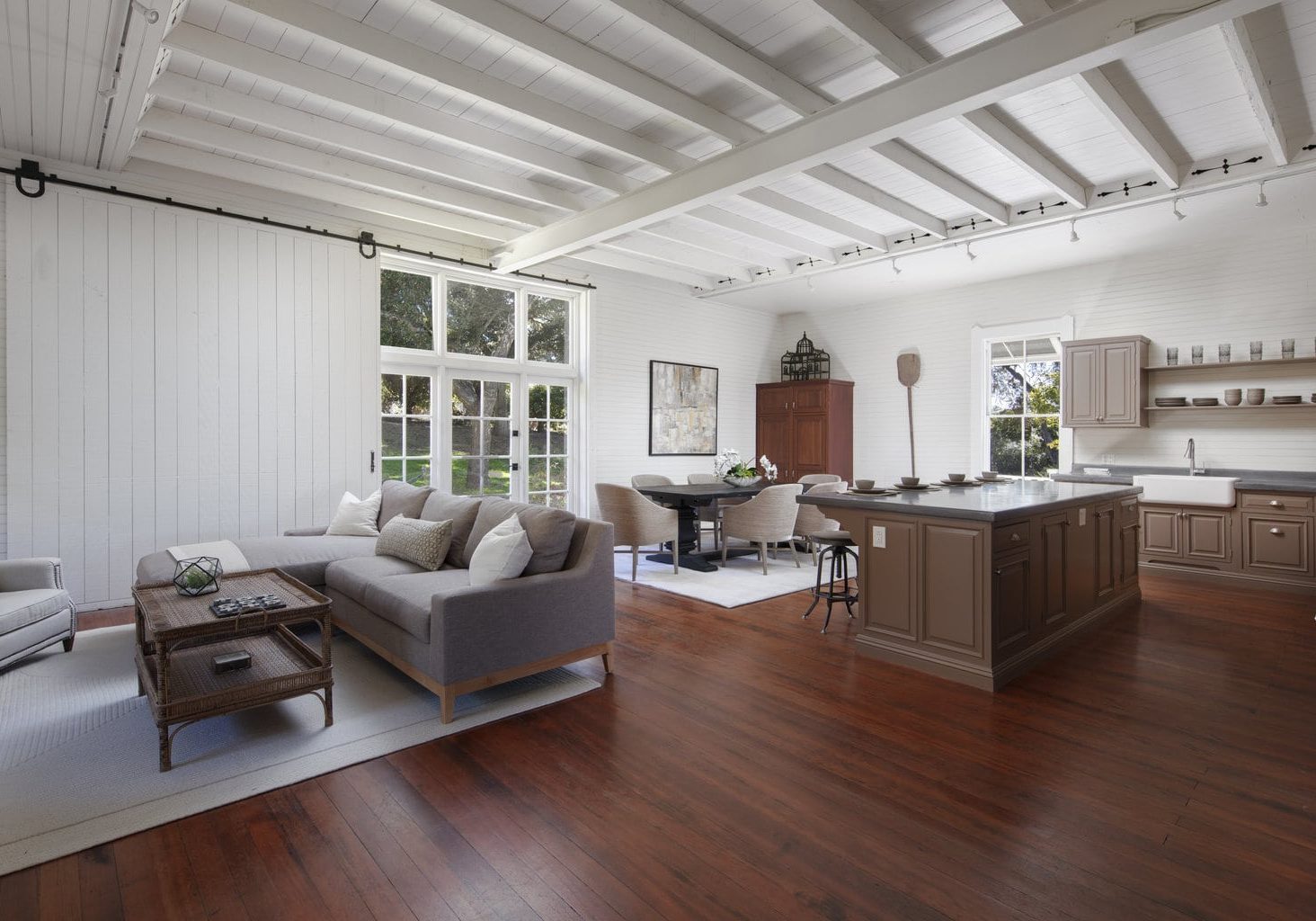 kitchen-and-dining-room-of-a-ranch-style-equestrian-home-in-carpinteria