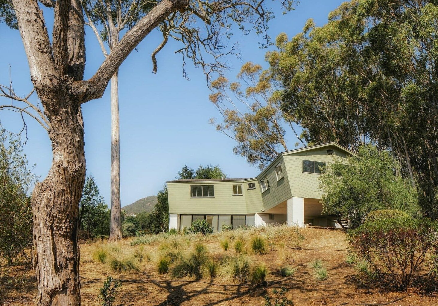 24 - ACRE-1030EastMountainDrive-26