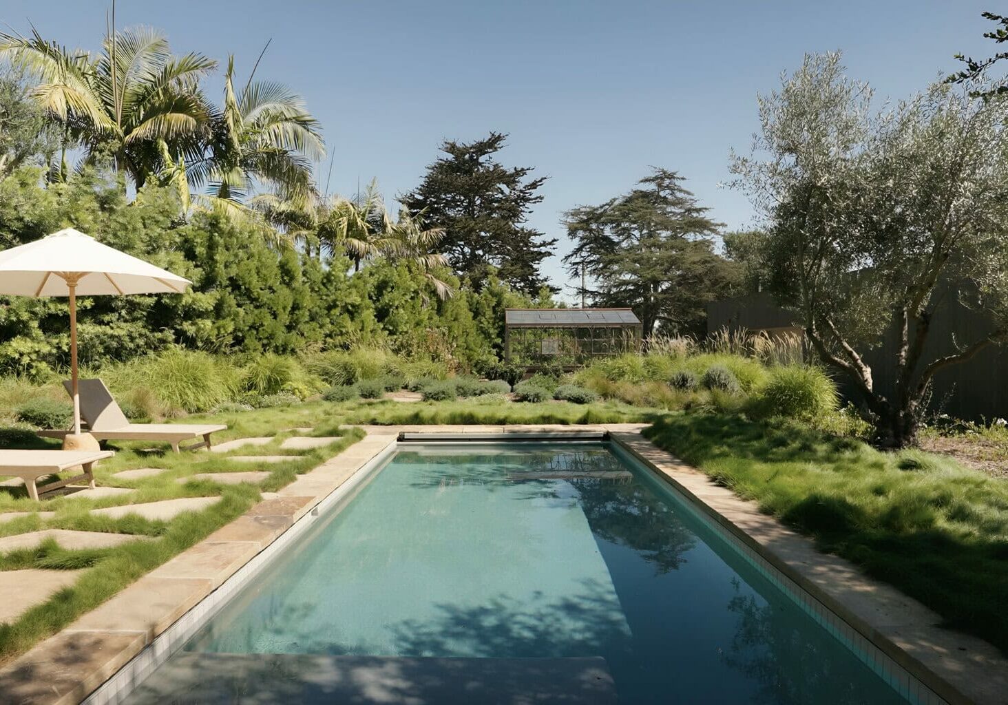 32 - pool-garden-high-res